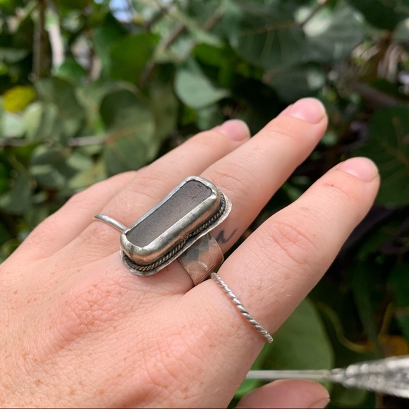 Sea tumbled white sea glass sterling & fine silver soldered ring textured band - Picture 4 of 6
